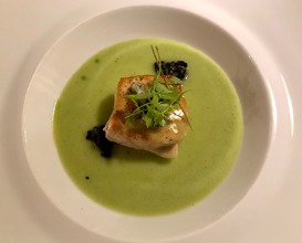 Amberjack in green sauce, seaweed and mollusc ragout 