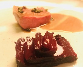 Gute Iamm from Vånön with beetroot and currants