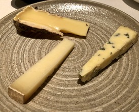 Cheese: St Nectaire, Epoisse, 