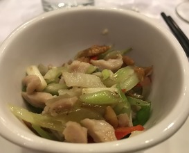 Stir-fry of tips of tripe with vegetables 