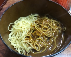 The Blue Bucket Ramen in Fukuoka, lunch at 元気一杯 (Genki Ippai)
