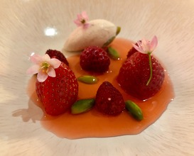 Strawberries from Nice with milk ice cream 