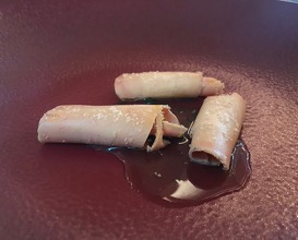 Duo de foie gras, escalope à la myrrhe odorante, dôme de terrine froide, chutney de figues