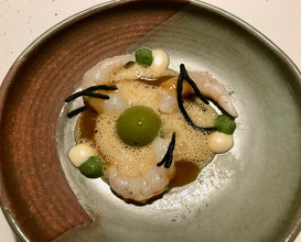 White prawns with almond and seaweed