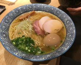 Number 1 on Tabelog, lunch at Itto (麺屋 一燈) Menya Itto 