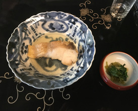 焼物 YAKIMONO
ぐじ油焼き Grilling tilefish covered with oil ぐじスープTilefish soup
花山葵浸しwasabi flower dressed with sauce