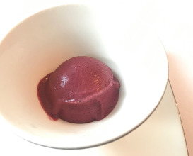 香煎馬蹄糕伴藍莓慕絲 Pan-Fried Water Chestnut Pudding, Blueberry Mousse