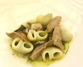 Gobbetti pasta, parsley, cicory and snail