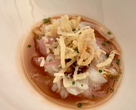 Preserved and temperated tallarin squid, squid juice, pickled and crispy sweet onion