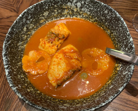 Fresh yellow curry (แกงเหลือง)-Young mangosteen/fish roe/gaew gu fish