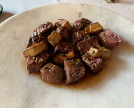 Sirloin with foie with truffle sauce