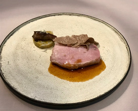 French black pork "Noir de Bigorre”
with Chinese cabbage "Choucroute'
served with white truffle