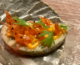 Singapore Street food - Glas rice paper, marshmallow salted egg yolk, flash fried shrimp 
