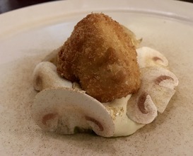 Veal croquette (sweetbread) with mushroom, capers & hollandaise