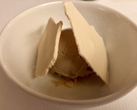 Ice cream and meringue