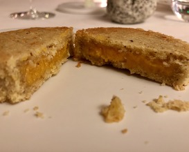 Dessert with orange filling 