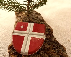 Chocolate shield -Oriado- infused with fir