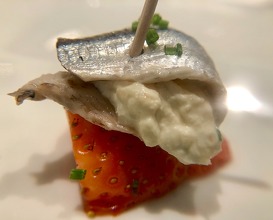 Marintated anchovy and strawberry 