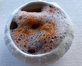 Sea urchin, emulsion, air and juice 