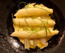 White asparagus with sauce gribiche 