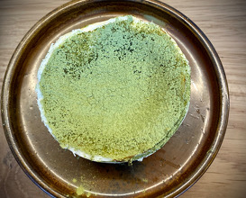Smoked cheese cake with green tea 