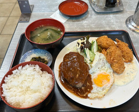 Dinner at 淀ヤ食堂
