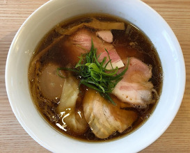 Ramen at Nakamura Menzaburo Shōten (中村麺三郎商店)