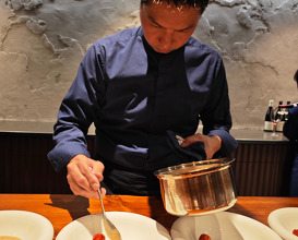 Dinner at Chisounishikenichi (馳走西健一)