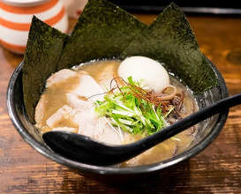 Dinner at 極濃豚骨　らーめん小僧