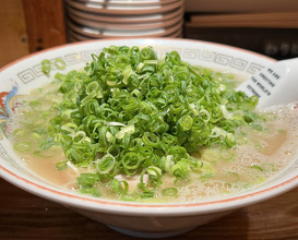 Dinner at 博多ラーメンでぶちゃん