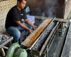 Dinner at Warung Makan Babi Guling Pande Egi