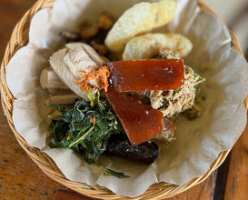 Dinner at Warung Makan Babi Guling Pande Egi