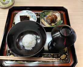 Lunch at Kataori (片折)