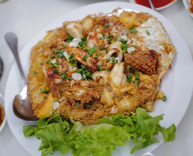 Dinner at เจ๊ไฝ (Jay Fai)