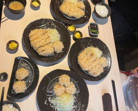 Lunch at とんかつ憲進 Tonkatsu Kenshin