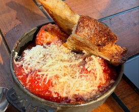 Dinner at a Mano
