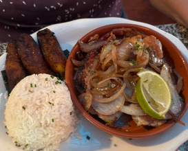 Dinner at La Bodeguita De Mima