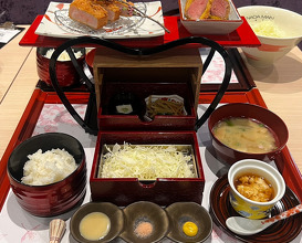 Dinner at Minamiza theater