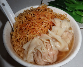 Dinner at 麥文記麵家 Mak Man Kee Noodle Shop