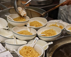 Dinner at Mak's Noodle Hong Kong 麥奀雲吞麵世家1920