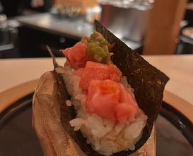 Dinner at Bisous | Fulton Market Bar