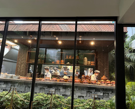 Dinner at Sorn