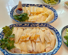 Lunch at Muek Mun Kai Chicken Rice