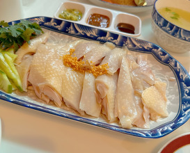Lunch at Muek Mun Kai Chicken Rice