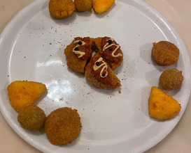 Dinner at PIZZERIA ROMANA IL PENTITO (ピッツェリア・ロマーナ・イル・ペンティート)