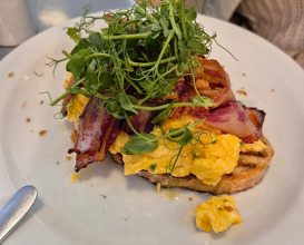 Dinner at Two Magpies Bakery