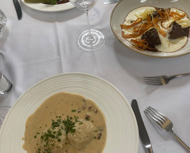 Lunch at Das Bräu