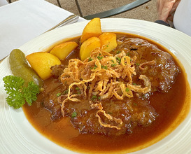 Lunch at Das Bräu