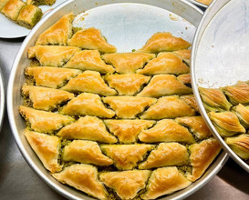 Dinner at Elmacı Pazarı Güllüoğlu Baklava