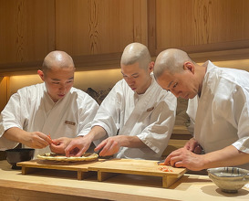 Dinner at Hato (波濤)